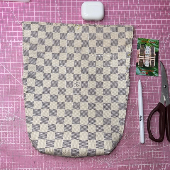 💖 Upcycled LV Damier Azure AirPod case Pro; Pro 2; 3rd Gen; 2nd Gen; - Picture 14 of 16